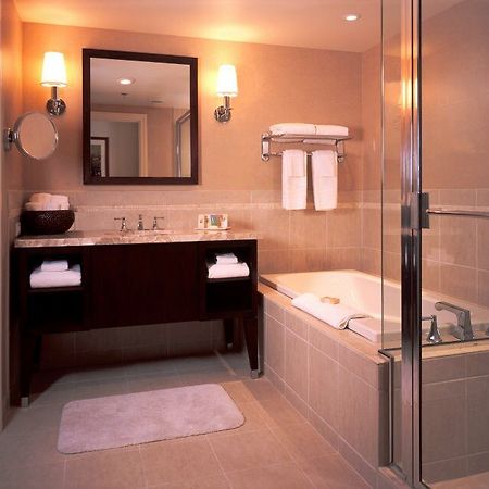 Pala Casino Spa And Resort Екстериор снимка