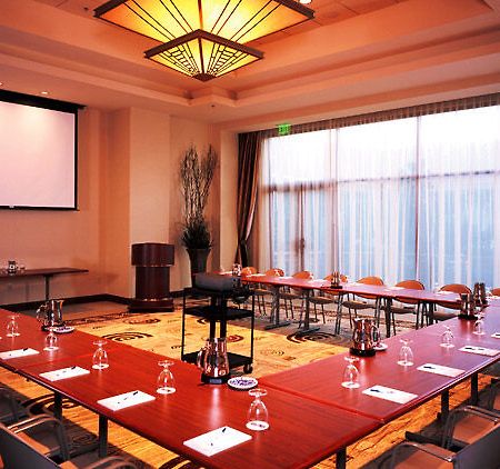 Pala Casino Spa And Resort Екстериор снимка